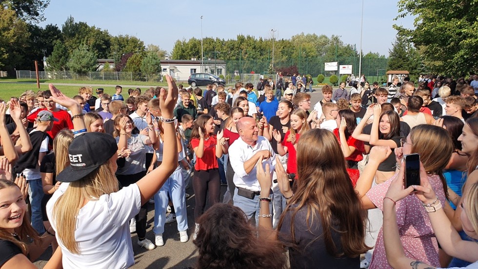 Malbork. Chodź, pomaluj mój świat – otrzęsiny w Technikum nr 3.