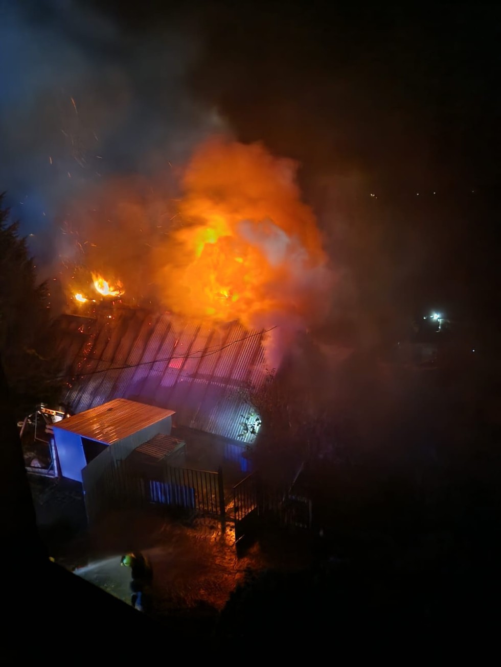 Pożar budynku gospodarczego w Kończewicach – tygodniowy raport malborskich służb mundurowych.