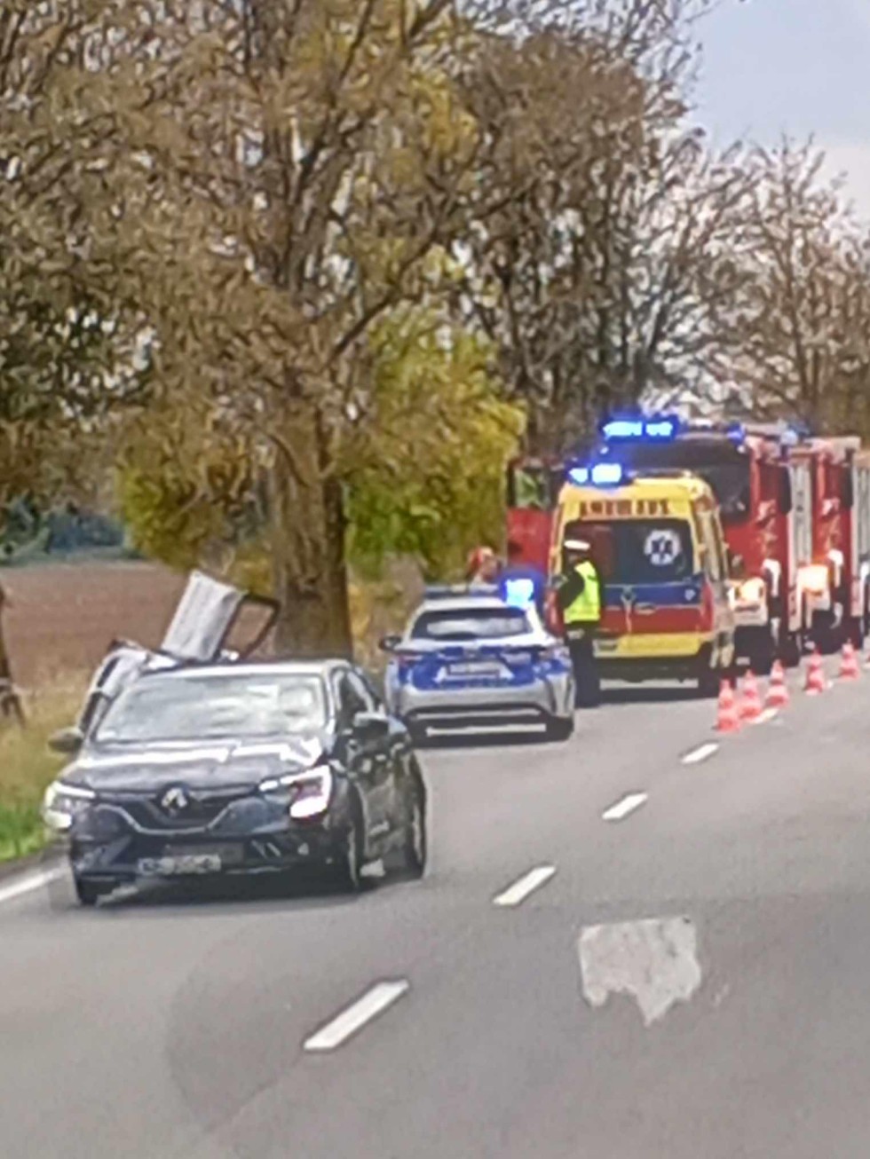 DK55. Dachowanie osobówki w Tragaminie – 66-letni kierowca w szpitalu.