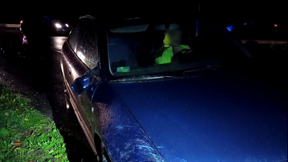 Zderzenie motoroweru z osobówką w Brzózkach – policja wyjaśnia przyczyny zdarzenia.