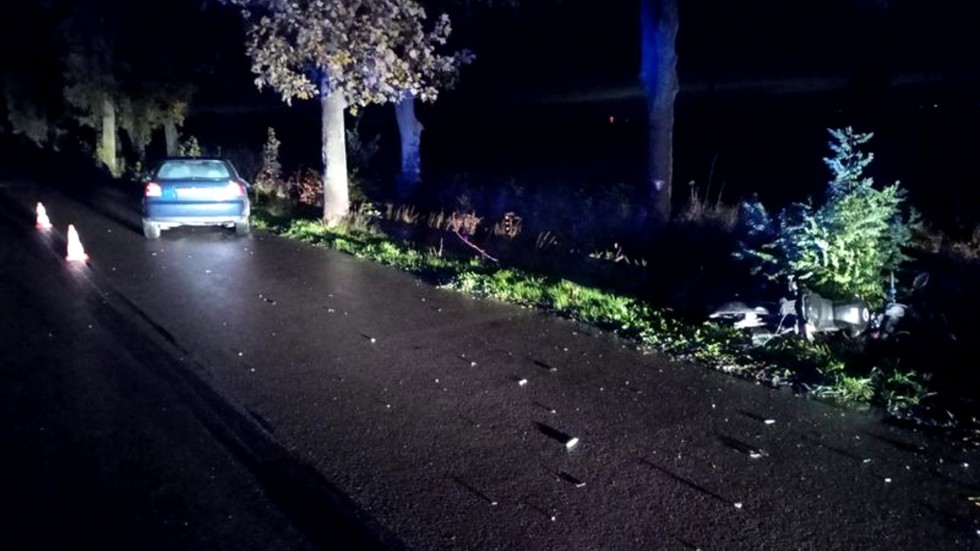 Zderzenie motoroweru z osobówką w Brzózkach – policja wyjaśnia przyczyny zdarzenia.