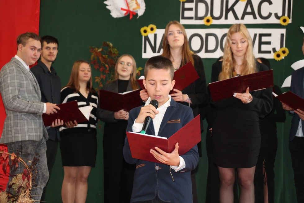 Powiat sztumski. Dzień Edukacji Narodowej i stypendia starosty.