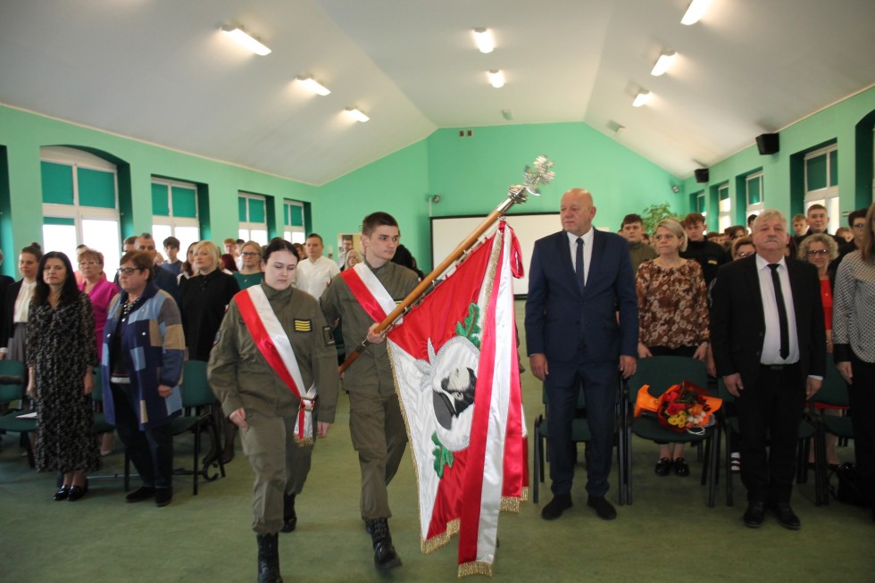 Powiat sztumski. Dzień Edukacji Narodowej i stypendia starosty.