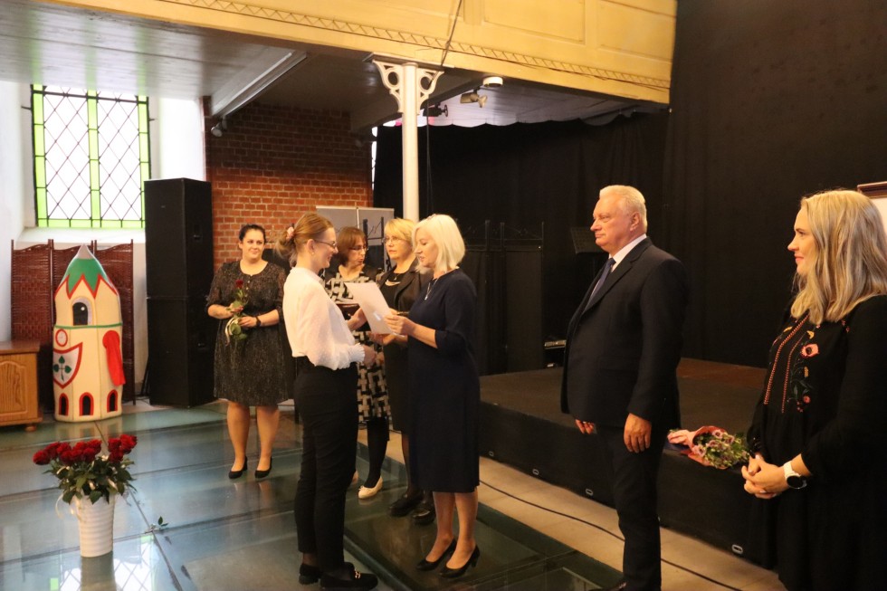 Nowy Staw. Nagrody dla pracowników oświaty z okazji Dnia Edukacji Narodowej.