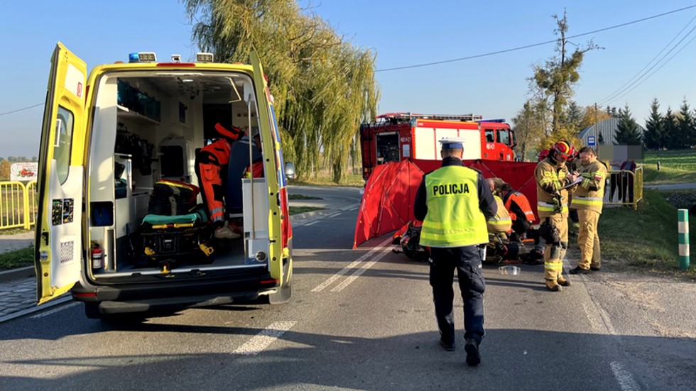 DW515. Wypadek z udziałem motocyklisty – policja wyjaśnia okoliczności zdarzenia.