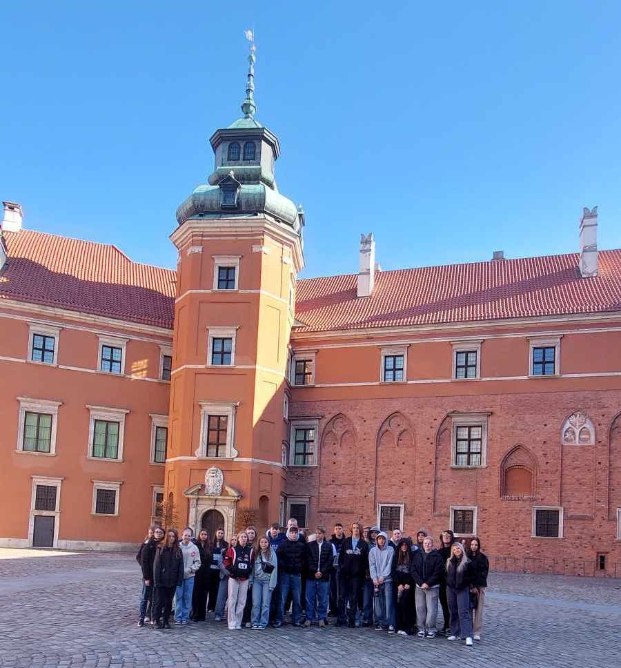 Malbork. Podróże z klasą uczniów Technikum nr 3 – tym razem zwiedzili stolicę Polski.