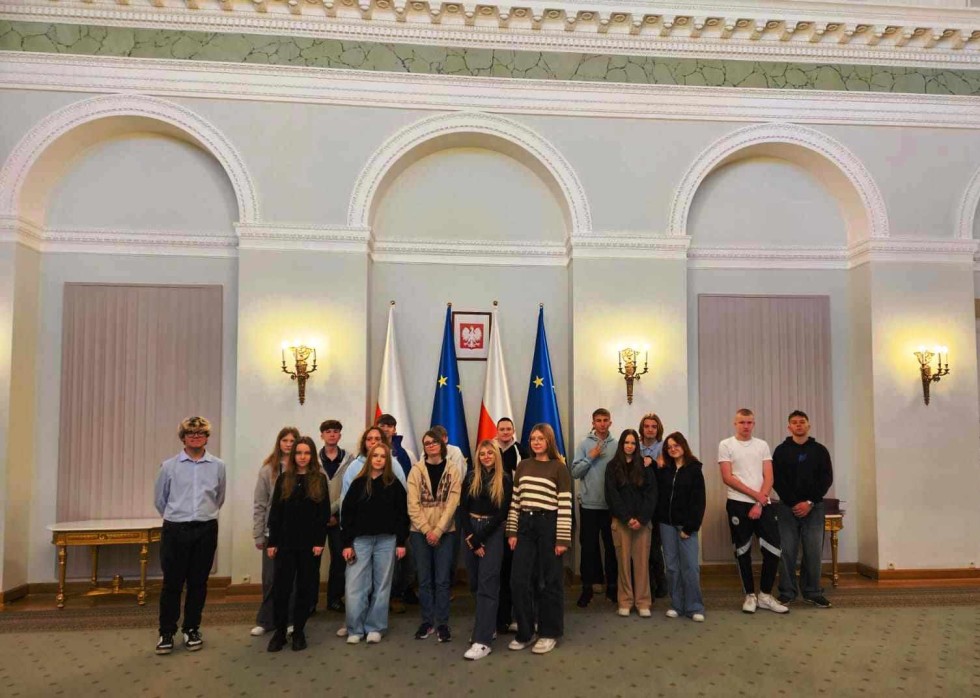 Malbork. Podróże z klasą uczniów Technikum nr 3 – tym razem zwiedzili stolicę Polski.