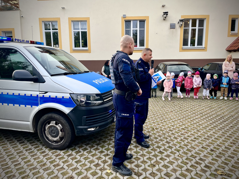 Malbork. Policjanci z wizytą u przedszkolaków.