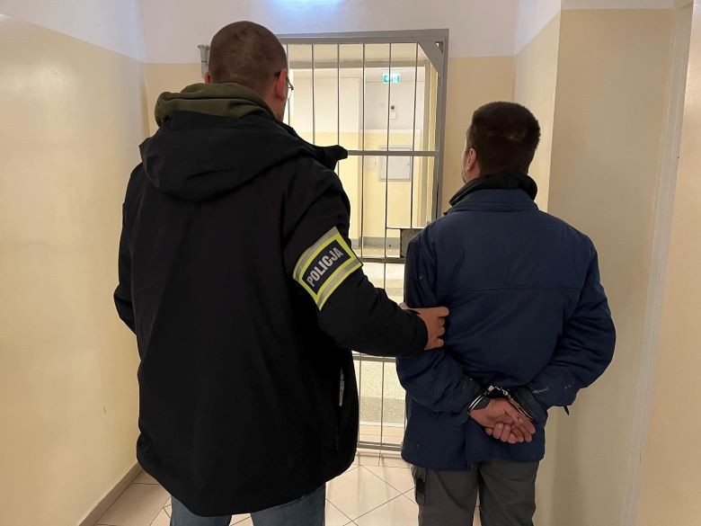 Powiat sztumski. Uciekał przed policyjną kontrolą – miał dożywotni zakaz prowadzenia pojazdów.