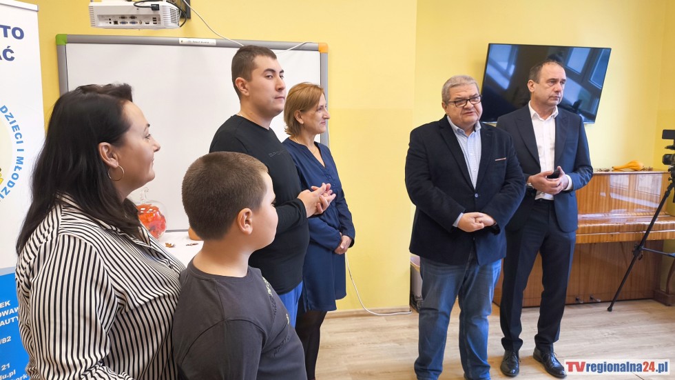 Fundacja Lokalni przekazała dwa laptopy wychowankom Specjalnego Ośrodka Rewalidacyjno-Wychowawczego dla Dzieci i Młodzieży z Autyzmem w Malborku