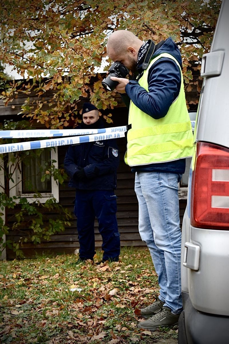 Malbork. Policjanci zabezpieczyli broń na terenie Muzeum Zamkowego – ćwiczenia służb mundurowych.