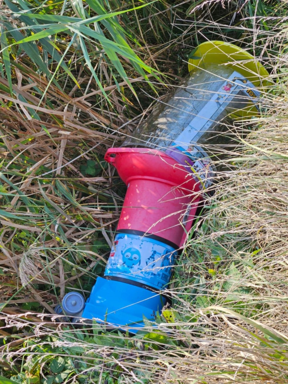 Mierzeja Wiślana. Okradali automaty z zabawkami i sklepy spożywcze – trzy osoby zatrzymane.