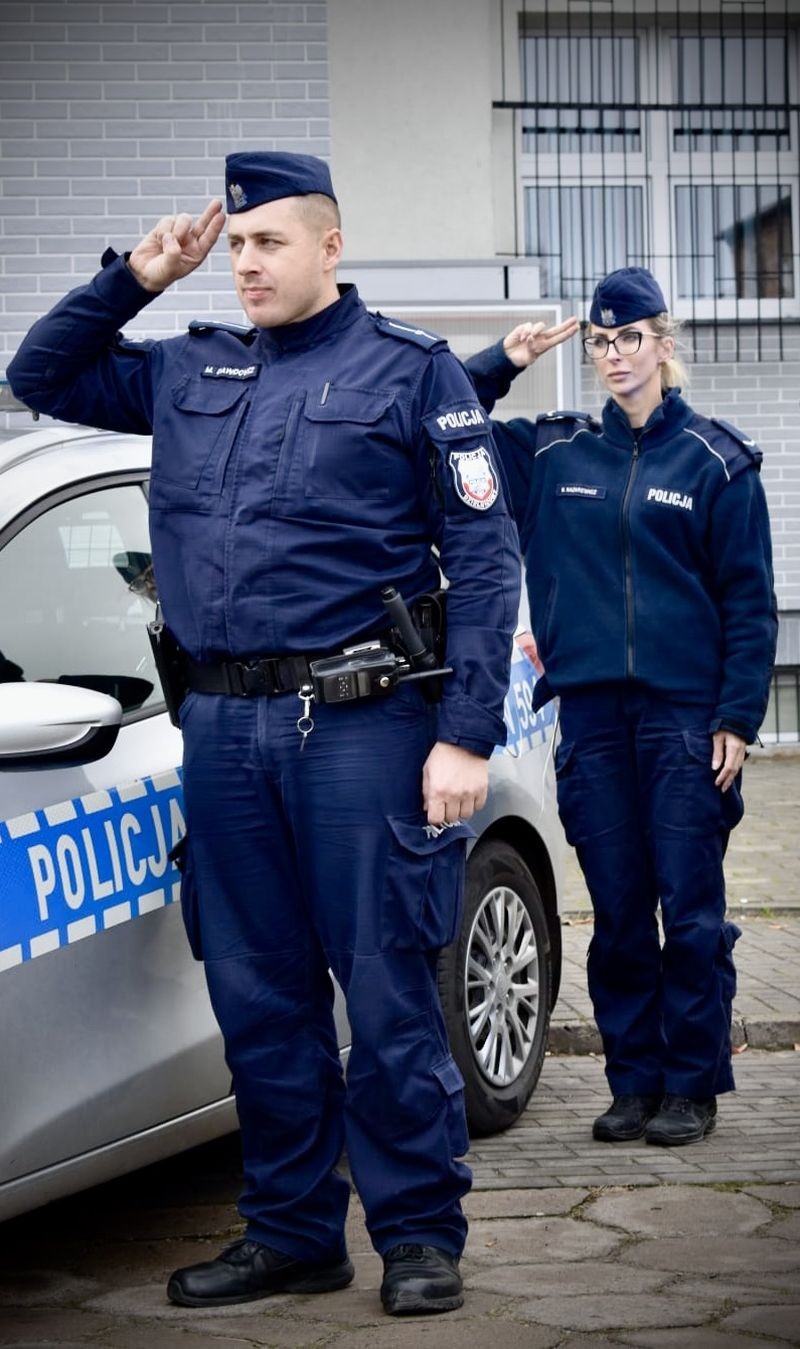 Malbork. Policjanci uczcili pamięć zmarłego ratownika Piotra Mierneckiego.