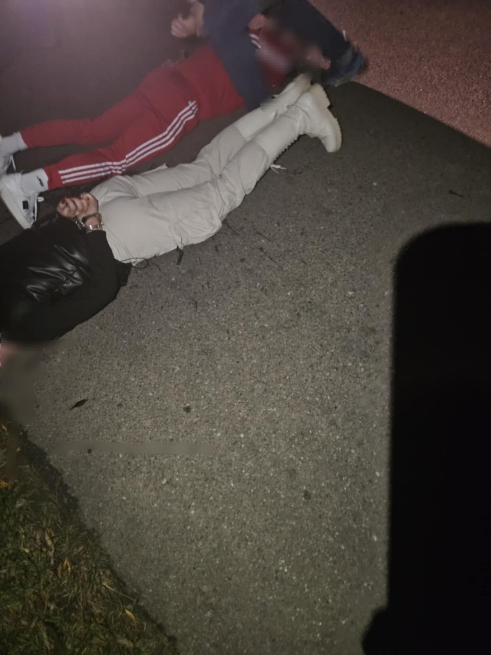 Nowy Dwór Gdański. Policjanci zabezpieczyli 5 kg marihuany i 295 tabletek ekstazy – trzy osoby w areszcie.