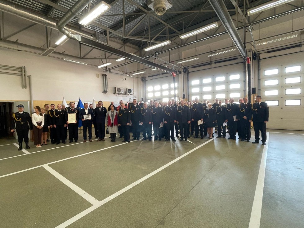 Nowy Dwór Gdański. Uroczysta zbiórka strażaków z okazji Narodowego Święta Niepodległości.