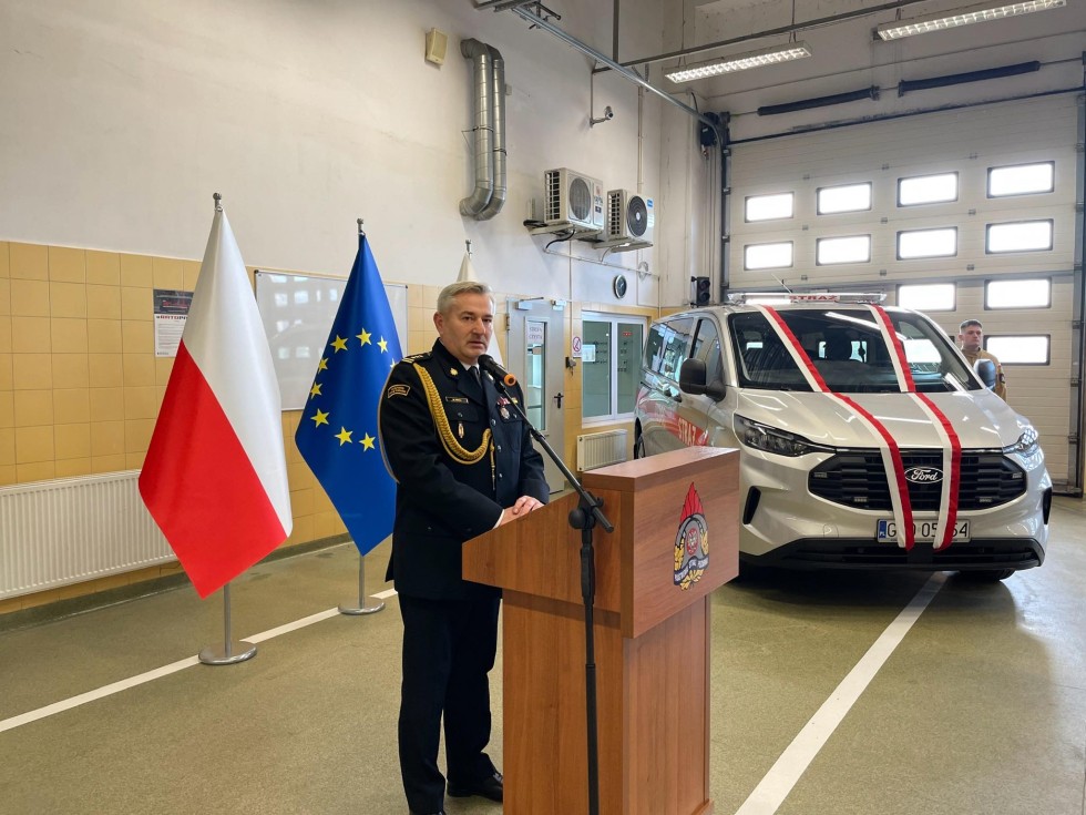 Nowy Dwór Gdański. Uroczysta zbiórka strażaków z okazji Narodowego Święta Niepodległości.