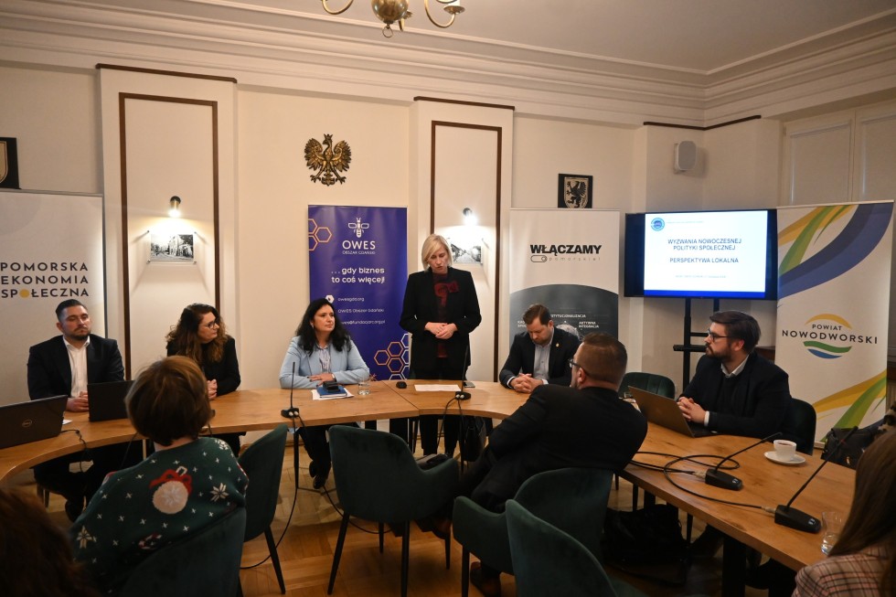 Nowy Dwór Gdański. Debata o wyzwaniach nowoczesnej polityki społecznej.