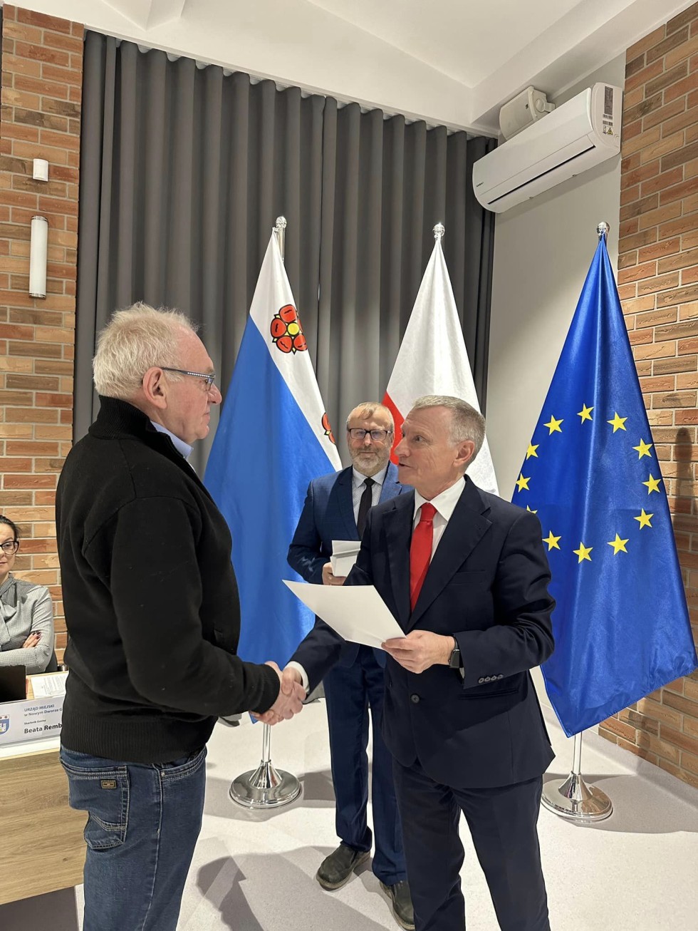 Wręczenie zaświadczeń dla nowych sołtysów Gminy Nowy Dwór Gdański.