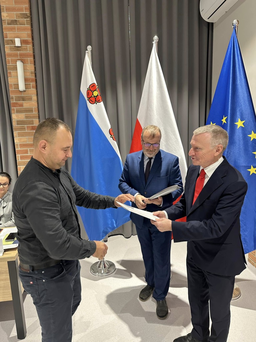 Wręczenie zaświadczeń dla nowych sołtysów Gminy Nowy Dwór Gdański.