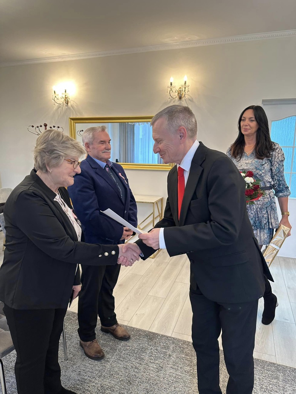 Nowy Dwór Gdański. Jubileusz 50-lecia pożycia małżeńskiego państwa Danuty i Tadeusza Bartnickich.