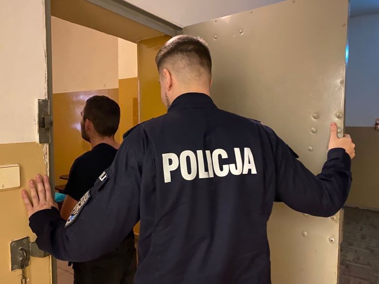 Powiat sztumski. Policyjny pościg za nietrzeźwym kierowcą – prowadził skradziony pojazd.