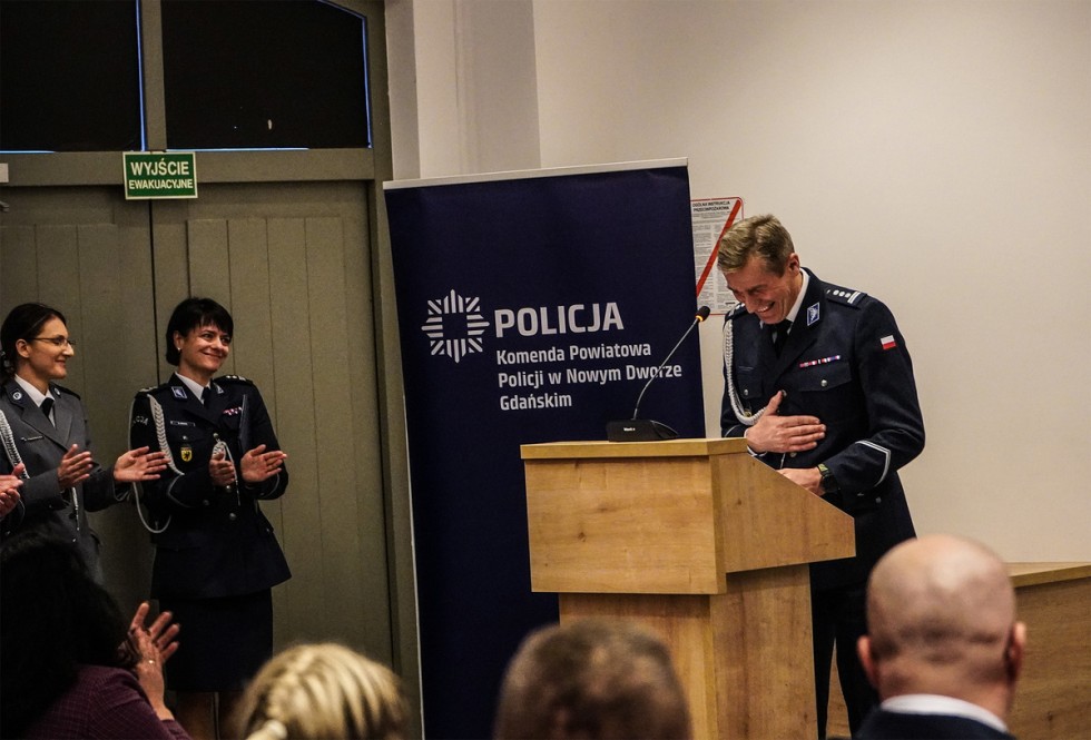 Nowy Dwór Gdański. Pożegnanie Komendanta Powiatowego Policji insp. Piotra Wiśniewskiego.