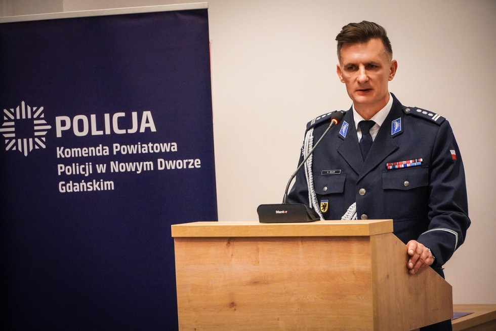 Nowy Dwór Gdański. Pożegnanie Komendanta Powiatowego Policji insp. Piotra Wiśniewskiego.