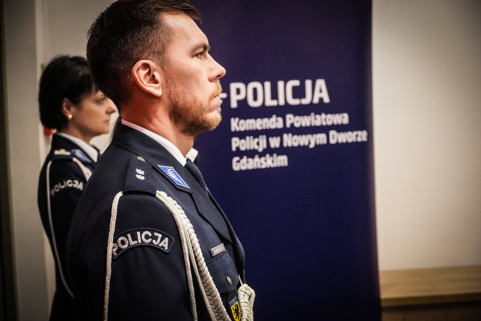 Nowy Dwór Gdański. Pożegnanie Komendanta Powiatowego Policji insp. Piotra Wiśniewskiego.