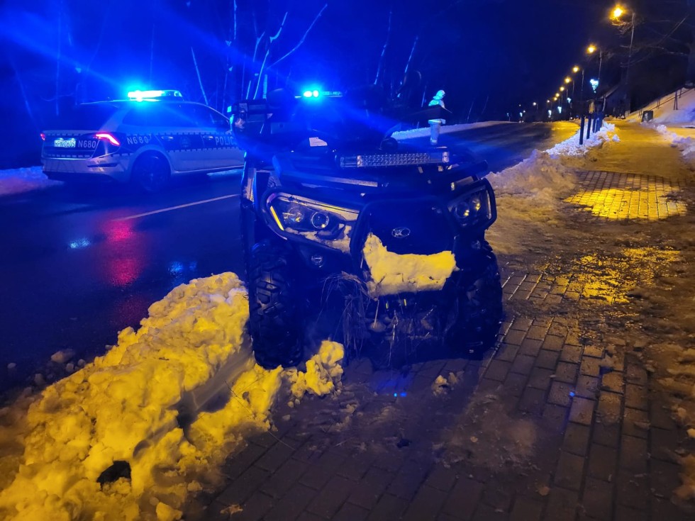 Powiat nowodworski. Jazda na podwójnym gazie zakończona w szpitalu.