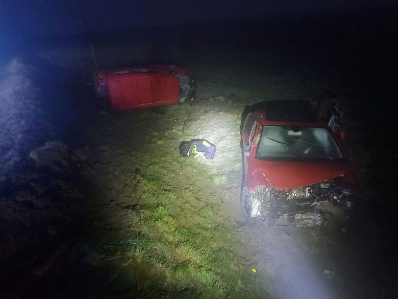 Dąbrówka Malborka. Dachowanie pojazdów - trzy osoby trafiły do szpitala.