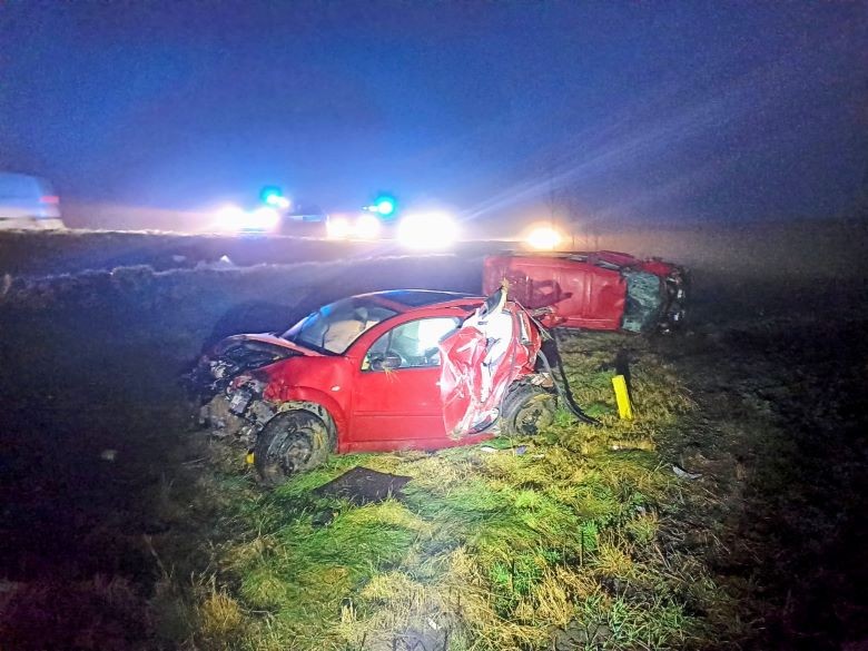Dąbrówka Malborka. Dachowanie pojazdów - trzy osoby trafiły do szpitala.