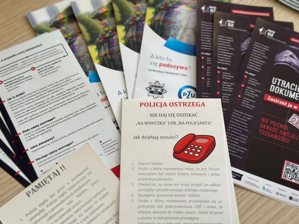 Nowy Dwór Gdański. Bezpieczeństwo i wspólna troska tematem spotkania policjantki z seniorami.