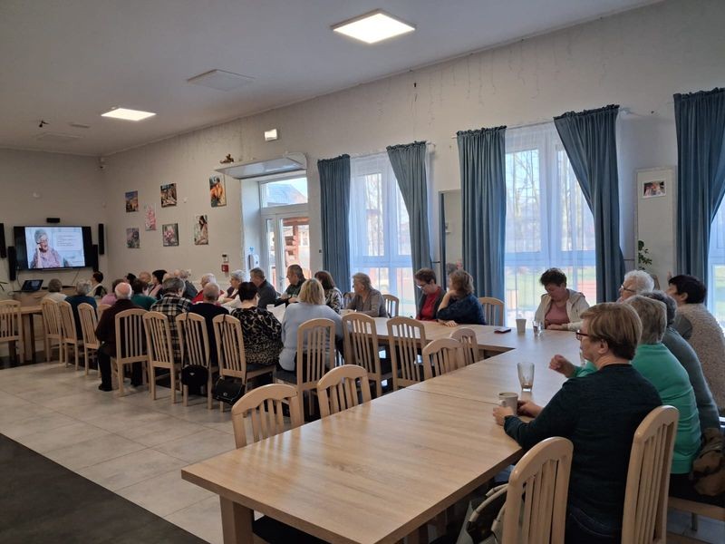 Miłoradz. Spotkanie dzielnicowego z seniorami.