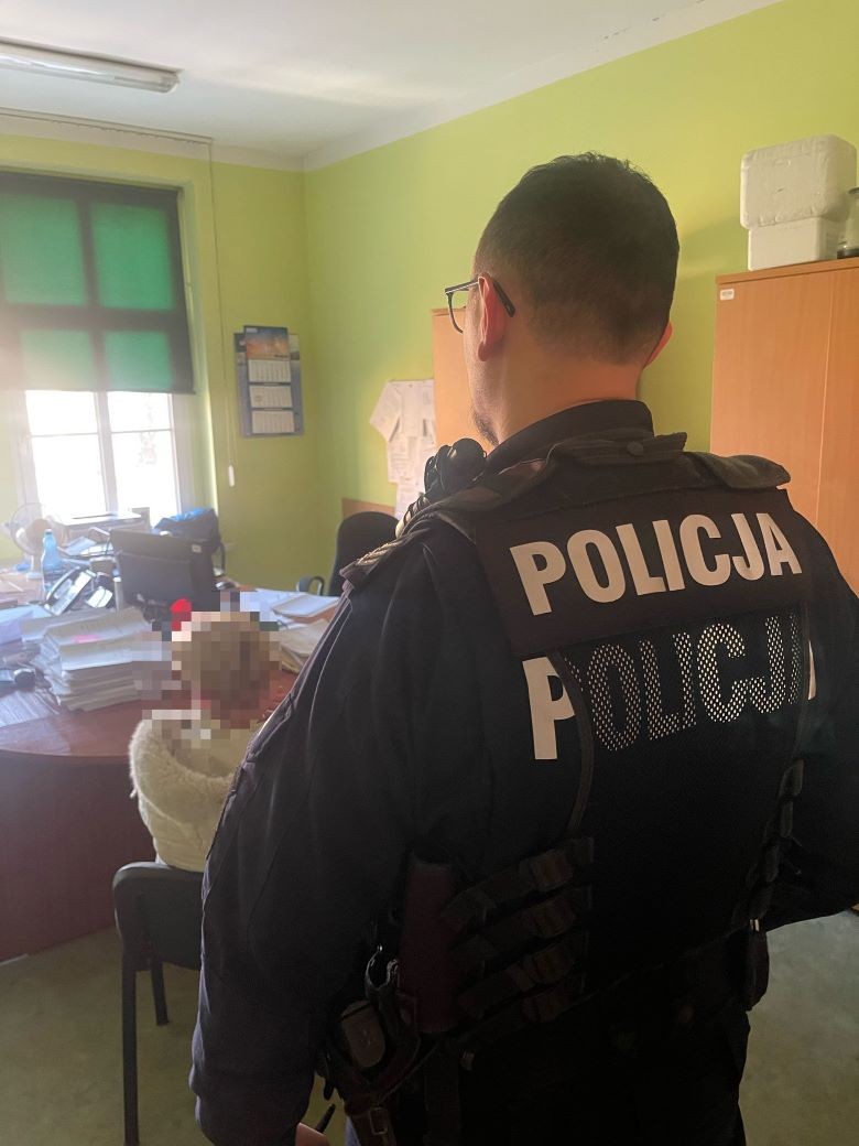 40-latka z narkotykami i nielegalne automaty – wspólne działania policjantów i celników.