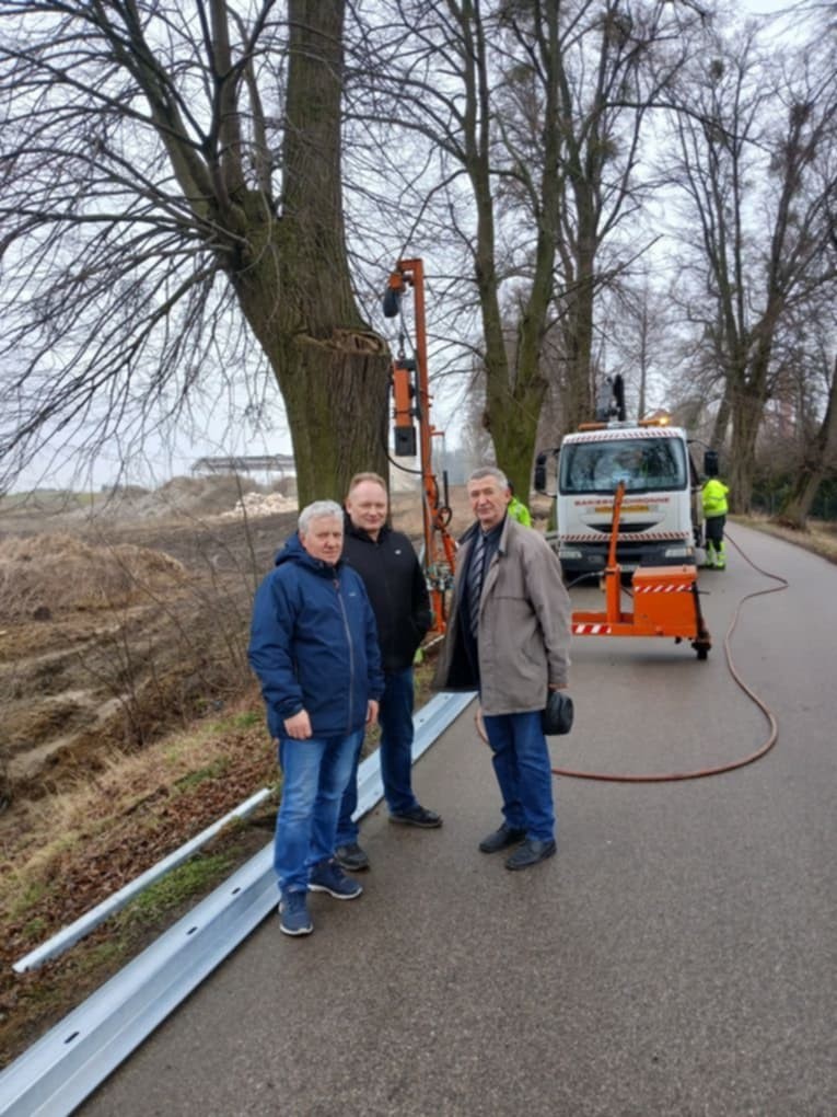 W Gościszewie zamontowali barierę bezpieczeństwa.