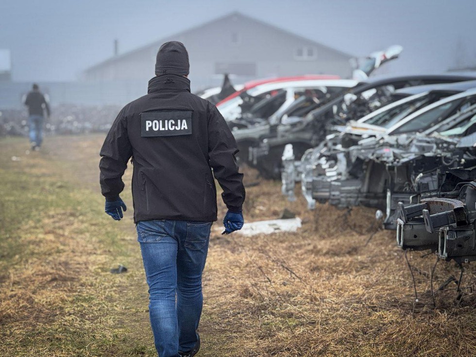 Uderzenie w przestępczość samochodową - policjanci odzyskali i zabezpieczyli pojazdy o wartości niemal 3 milionów złotych