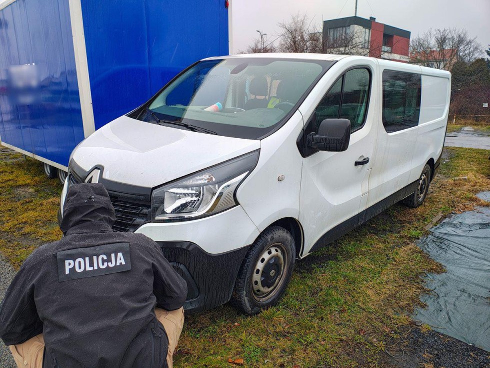 Uderzenie w przestępczość samochodową - policjanci odzyskali i zabezpieczyli pojazdy o wartości niemal 3 milionów złotych