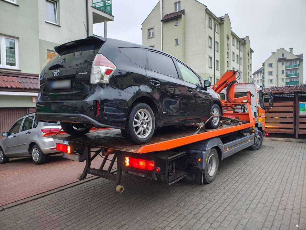 Uderzenie w przestępczość samochodową - policjanci odzyskali i zabezpieczyli pojazdy o wartości niemal 3 milionów złotych