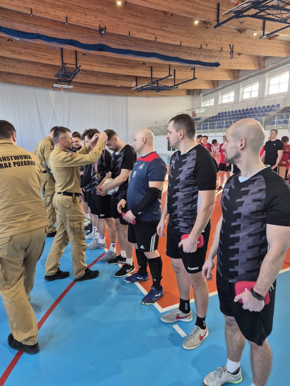 Strażacy z Wejherowa najlepsi w województwie w rozgrywkach piłki halowej.