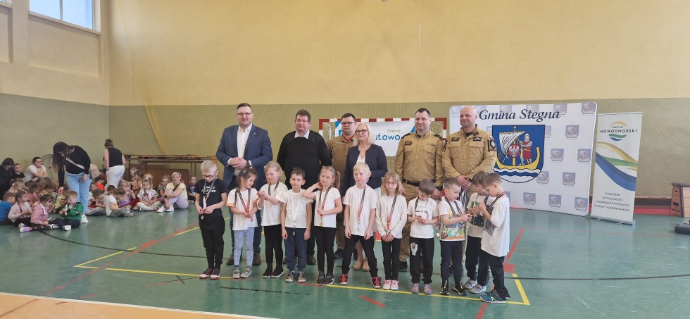 Halowe Dziecięce Zawody Sportowo-Pożarnicze w Sztutowie.