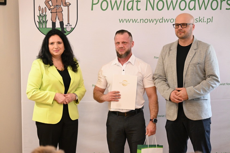 Jubileuszowa Gala Sportu Powiatu Nowodworskiego – nagrody dla najlepszych sportowców 2024 roku.