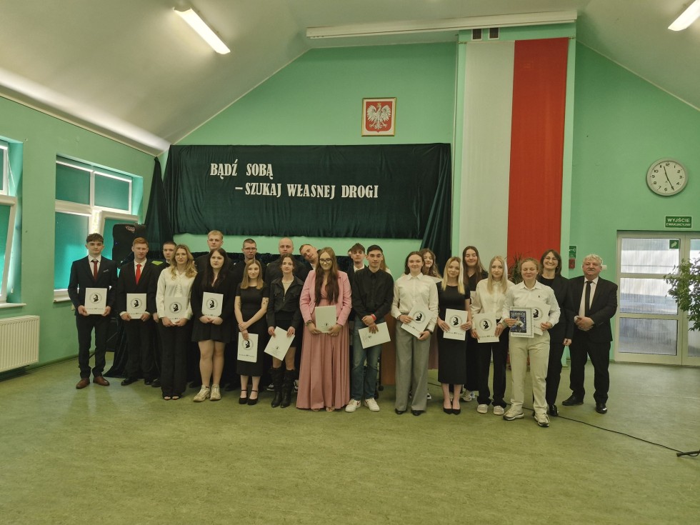 Uroczyste pożegnania maturzystów w powiecie sztumskim – wzruszenia, podziękowania i dobre życzenia na przyszłość.