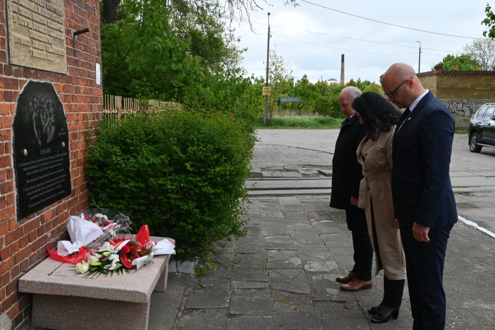 80. rocznica zakończenia II wojny światowej – w Nowym Dworze Gdańskim oddano hołd  bohaterom.