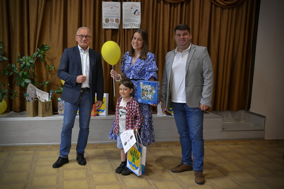 Odtwórz wspomnienia – rozdano nagrody w gminnym konkursie fotograficznym.