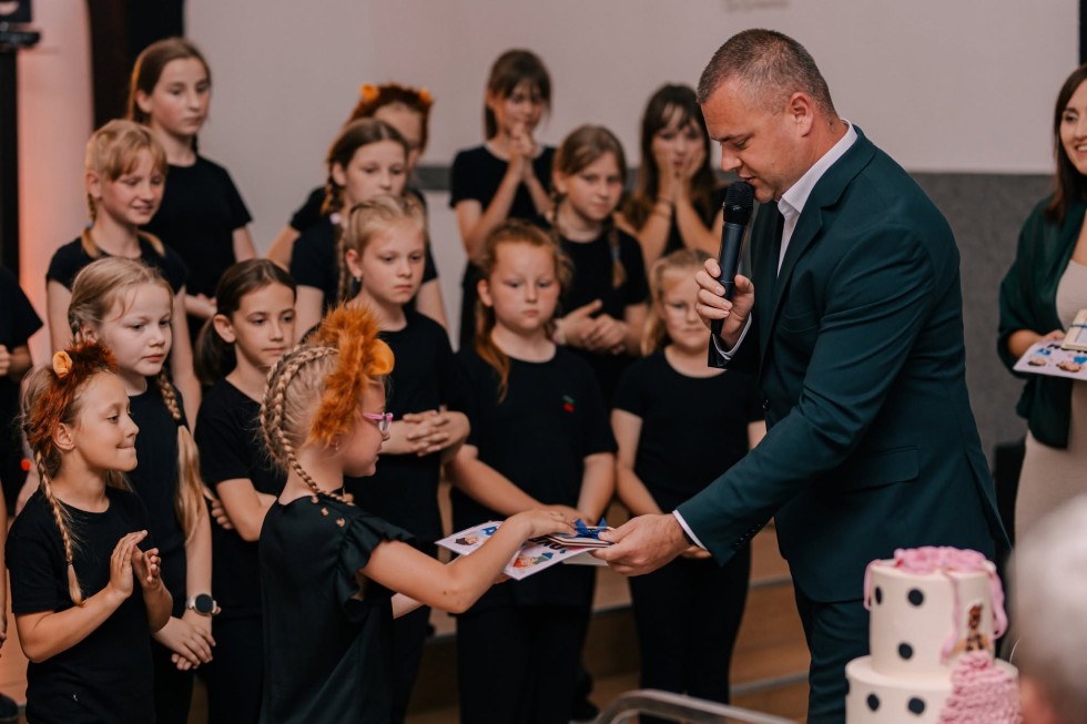 Młodzi artyści z Gminy Miłoradz zakończyli rok kulturalny pełen pasji i talentu.
