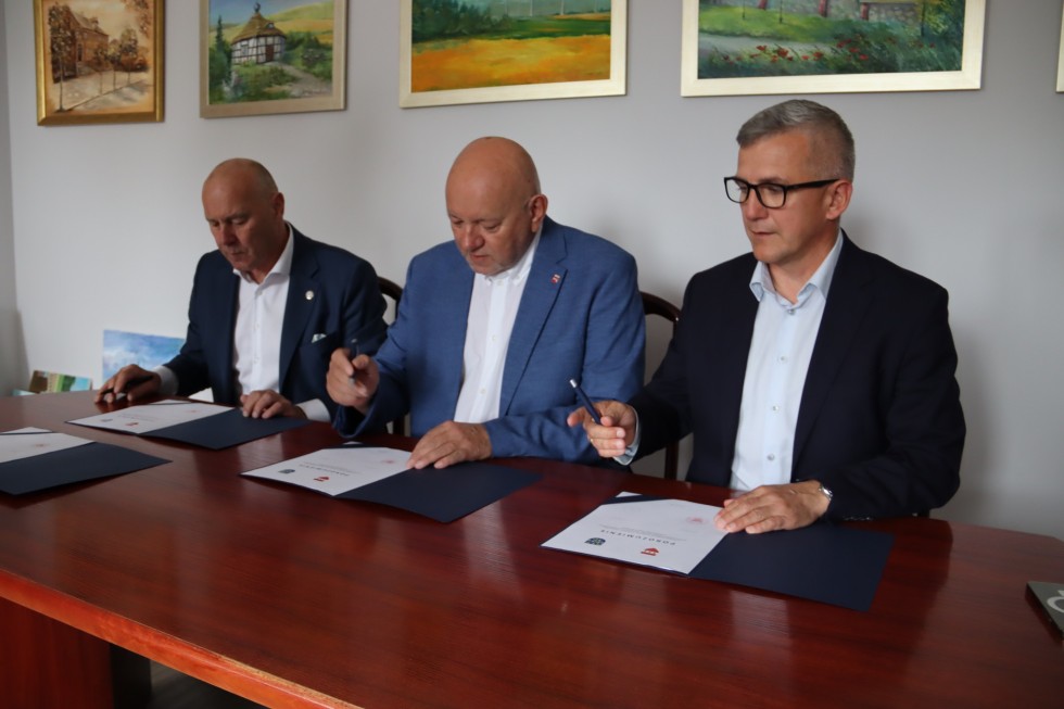Dla bezpieczeństwa regionu – samorządy podpisały porozumienie o współpracy.