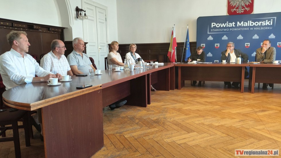 Podsumowanie działań po ulewach: posiedzenie Powiatowego Zespołu Zarządzania Kryzysowego w Malborku. Wideo