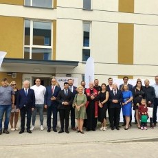 Nowe życie w Nowym Stawie ? mieszkańcy odebrali klucze do nowoczesnych…