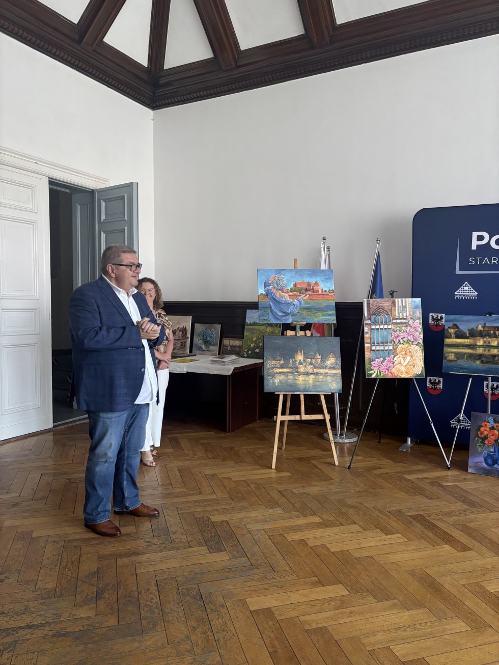 Powiat Malborski wspiera sztukę - wernisaż po plenerze Stowarzyszenia Marynistów Polskich.