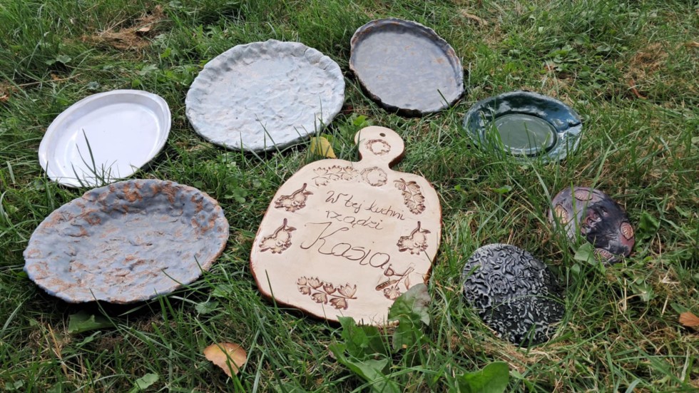 Ceramiczne dzieła mieszkańców Cisów zaprezentowane.